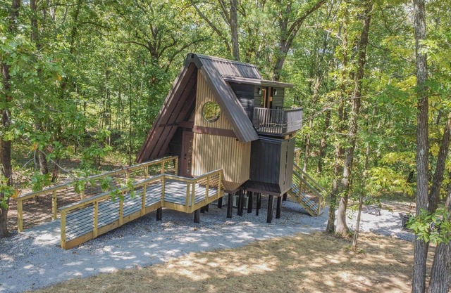 The Birdhouse | Tree house | Cozy & Peaceful Near MSU