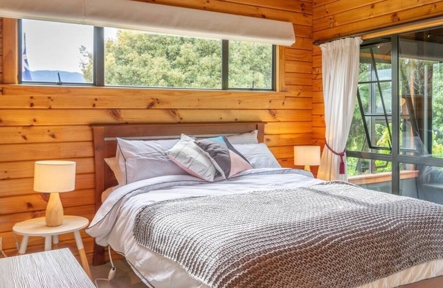 The Birds Nest - Cosy Chalet