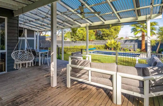 The Birkdale by Ready Set Stay- heated pool, WIFI, amazing and modern