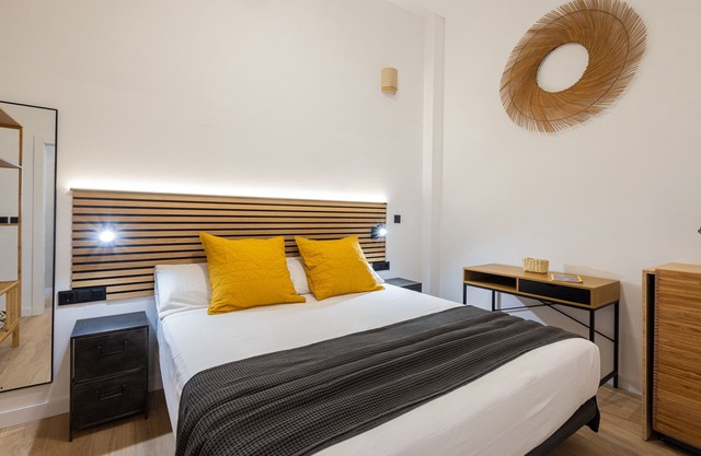 The Blasco Ibañez Apartment 01 by Florit Flats
