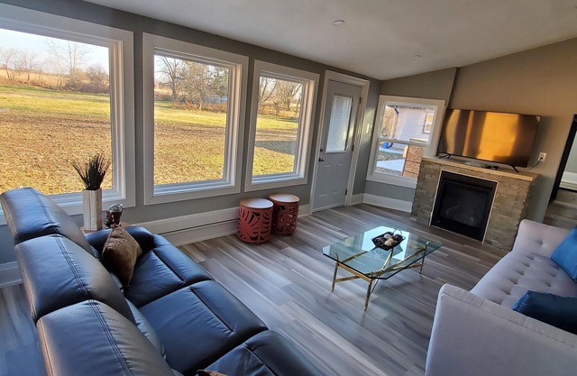 The Blue Bungalow Retreat - Get together with Friends & Family!