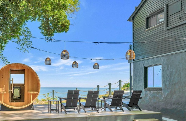 The Blue Crab | Cliffside | Hot Tub & Sauna