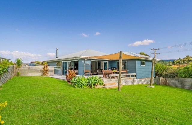 The Blue Rendevous - Whangamata Holiday Home