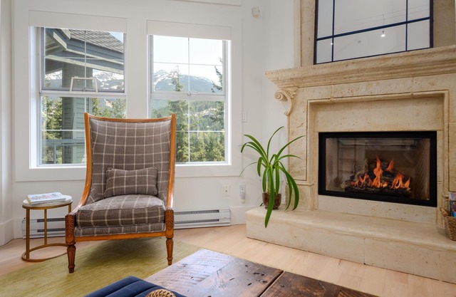 ❄︎The Bluebird❄︎ | 2 BR + Loft Luxury Townhome l Mountain Views