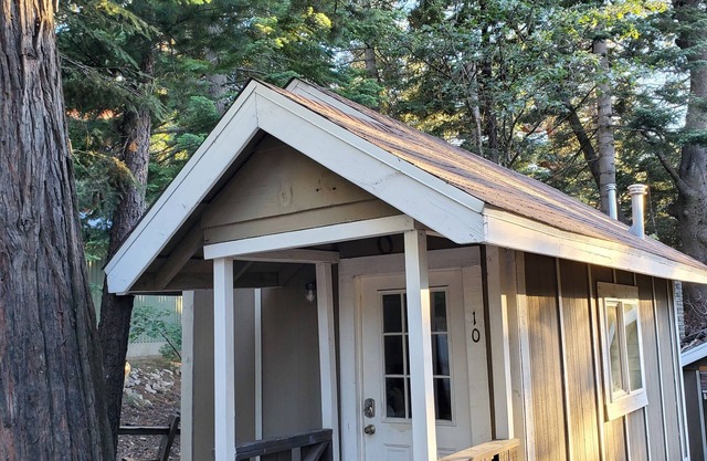 The Bluebird Cabin at The Twin Peaks Lodge