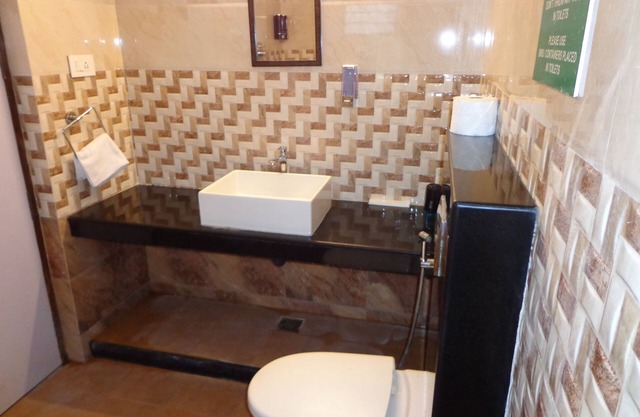 The Blues Hospitality Porur Gardens King Room