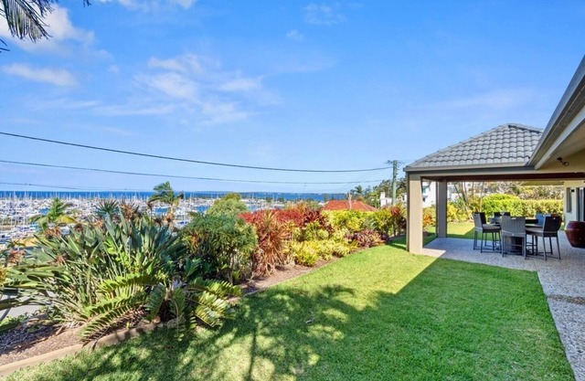 The Boat House - Luxury & Panoramic Harbour Views