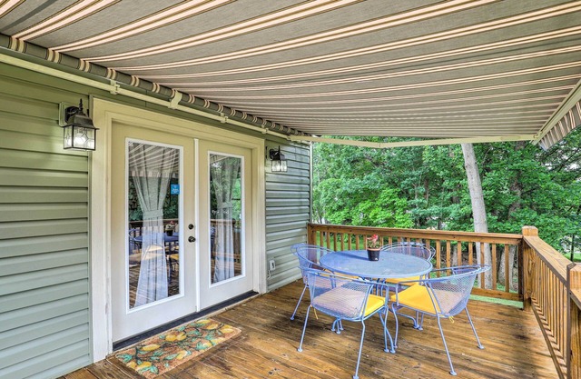 Sun-Dappled Home, 3 Mi to Biltmore Estate!