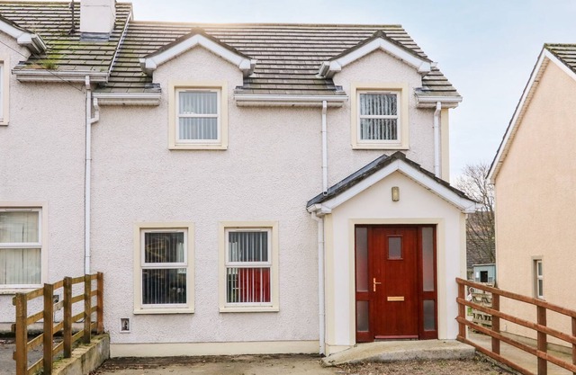 THE BOWER, family friendly in Gleneely, County Donegal