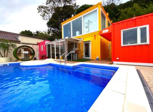 THE BOXY AWAJI