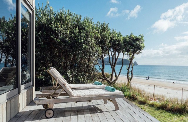 The Breakers - Whangapoua Executive Holiday Home