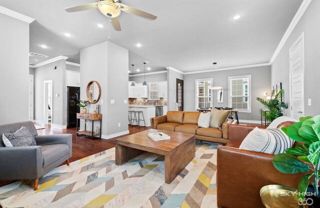 The Broadway SLEEPS 10 Near Pleasant Grove