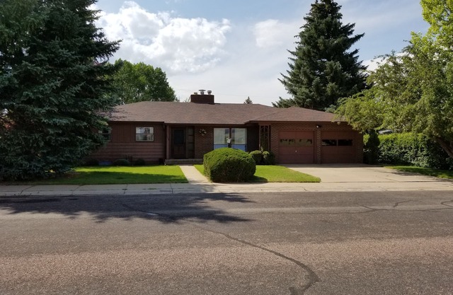 "The Brown House" ... Perfecto para todas las cosas de Laramie y más allá