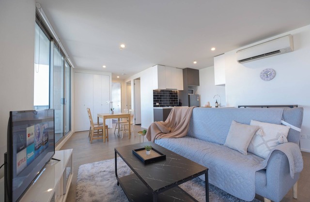 The building "Summus" is a promise of authentic Melbourne living, just 8km from the CBD