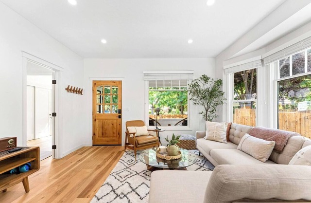 * The Bungalow at Hyde Park *
