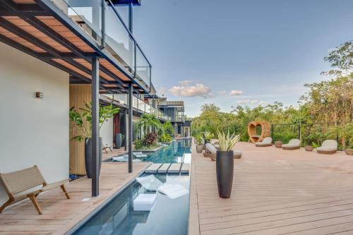 The Bungalows #6 - Boutique Hotel in Flamingo Beach - Top Level Studio