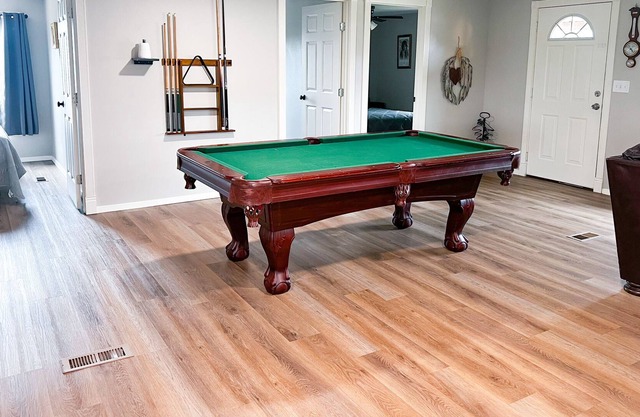 The Bunkhouse at PK Lake with Pool Table. Sleeps 12. Close to Rocker B
