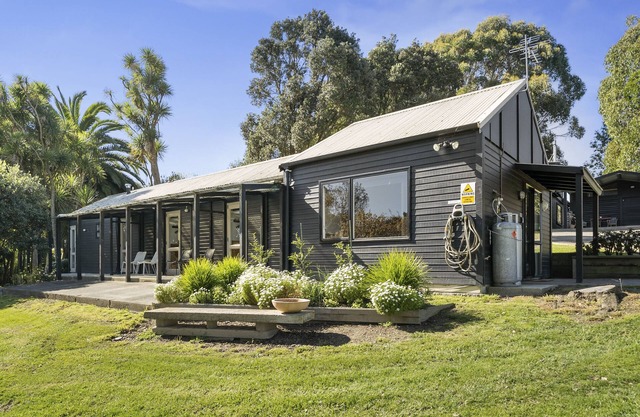 The Bunkhouse - The Lodge Te Horo