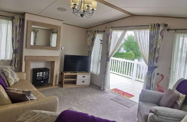 The Burrow, sleeps 6 and is pet friendly