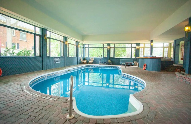 The Butchart Estate: heritage mansion by Georgian Bay