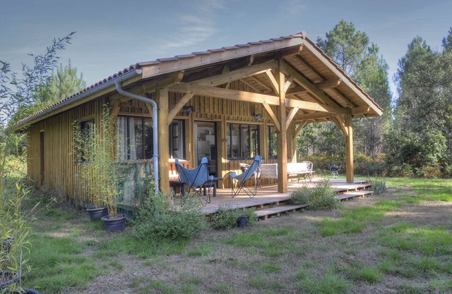 El Cabanon en el bosque a 6 km de las playas.