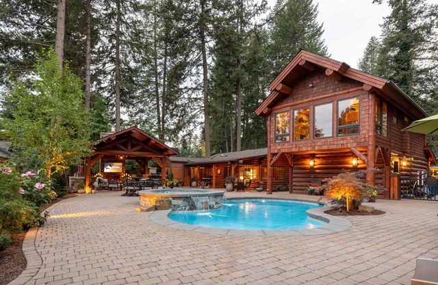 The Cabin at Hayden Lake