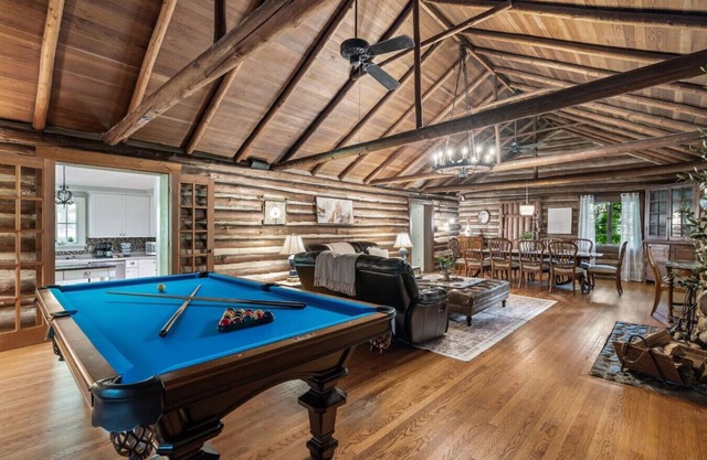 The Cabin - Fire Pit, Pool Table, Spacious