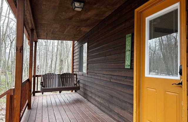 The Cabin-walk to the beach!