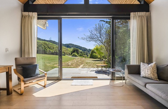 The Cabin - Wellington Holiday Home