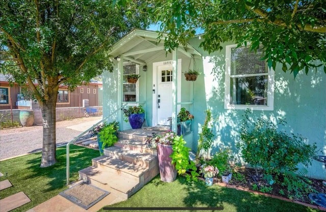 The Cactus Blossom: Perfect off Main St. Retreat for Wine Tasting & Exploring