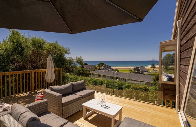 The Captain's Lookout - Onemana Holiday Home