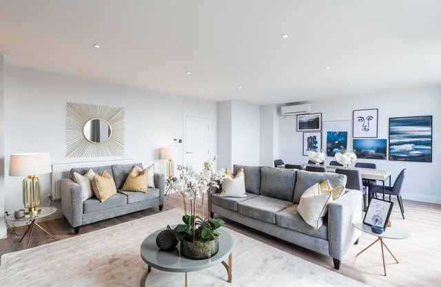 The Carlyle - Elegant Serviced Apartments