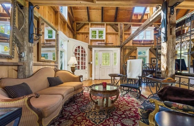The Carriage House! S