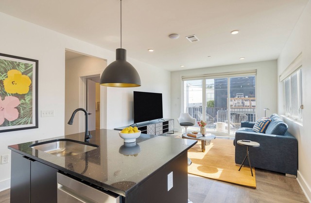 The Carter Buyout - 2 Units by AvantStay | 2 Prvt Units, Sleeps 24