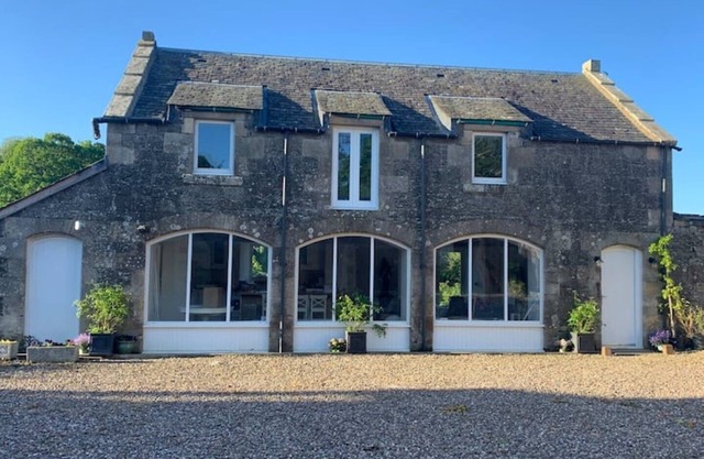 The Carthouse (Luxury 2 bed with private hot tub)