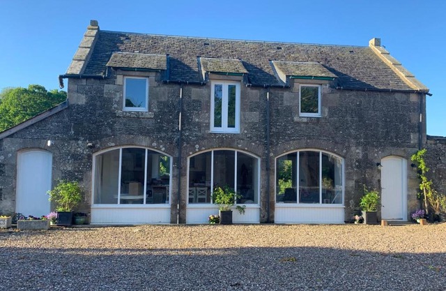 The Carthouse (Luxury 2 bed with private hot tub)