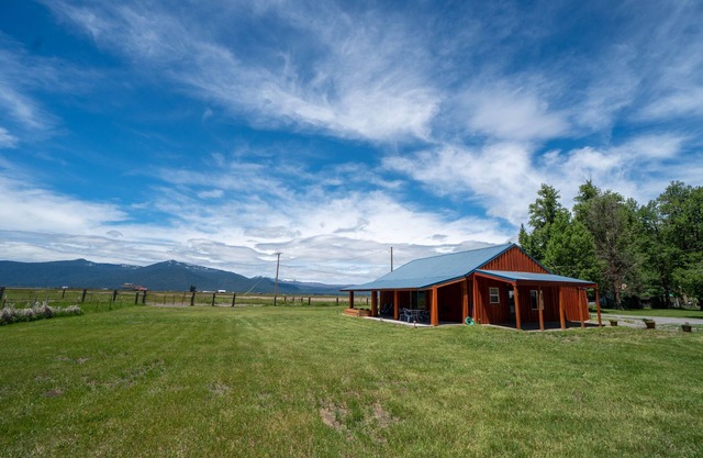 The Cascade Mountain-View Retreat