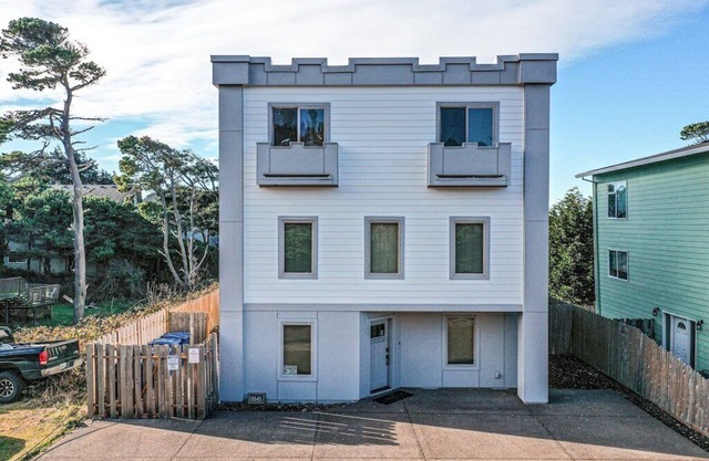 Spacious 5-bedroom house in amazing Lincoln City
