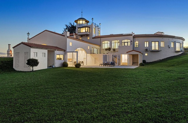 THE CASTLE SUITE - SEFTON HOLIDAY HOME in North Canterbury