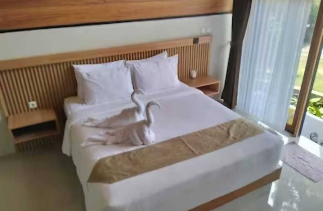 The central lovina hotel & restaurant