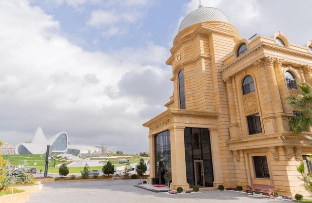 The Central Point Hotel Baku