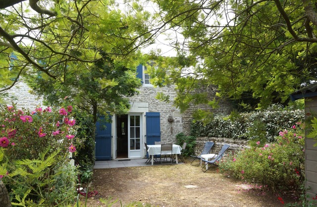 El encanto de la casa y el jardín de piedra, a 5 minutos del mar, con 2 bicicletas, Internet