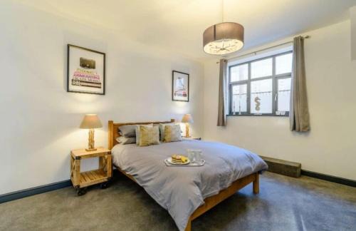 The Chatsworth Sleeps 6 King Size Beds
