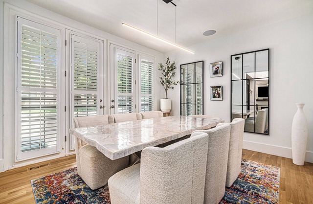 The Cherry Creek Chateau: 2 block walk