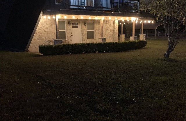 The Chill & Grill Cozy Cottage at Cedar Creek Lake