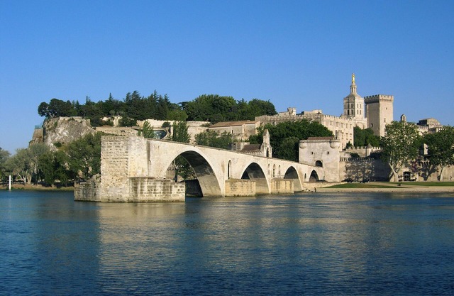 La Cigale Gîte-Villa Clôturé 2 ps en Provence dans joli village, Près d'Avignon