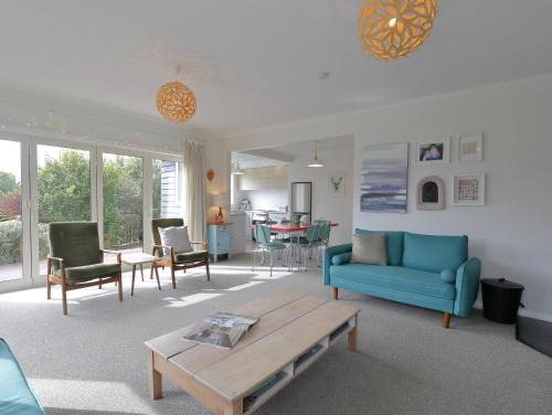 The Clearwater Cottage - Te Anau Holiday Home