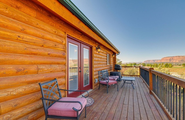 'The Cliffrose Cabin' - Hike, Relax, Explore!