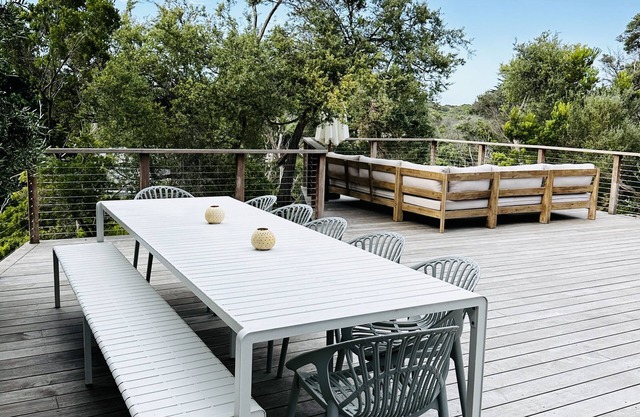 The Coastal Cottage | Perfect for families, freshly renovated, close to beaches!