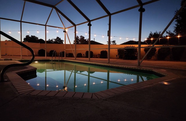 The Coconut Courtayrd-Private Heated Saltwater Pool-Minutes From Fun-Walk 2 Golf